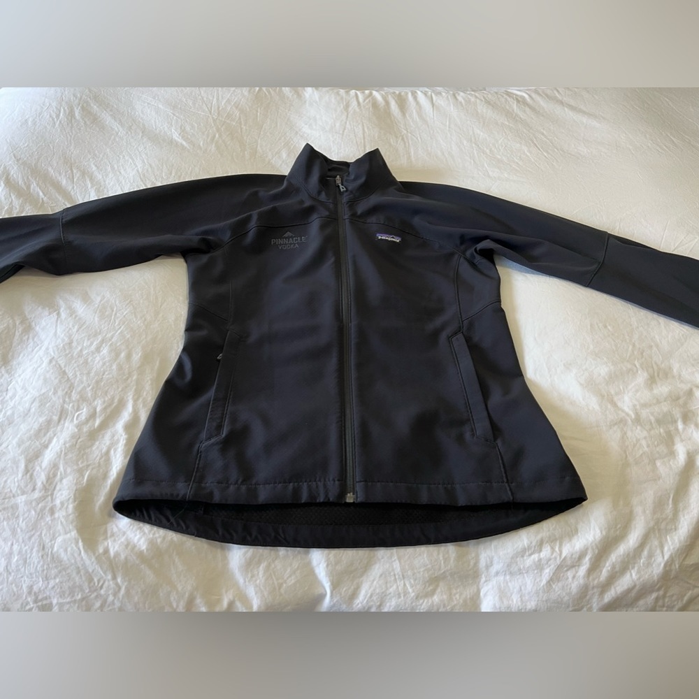 Patagonia Women’s Soft Shell Full Zip Black Jacket Size Medium | Pinnacle Vodka